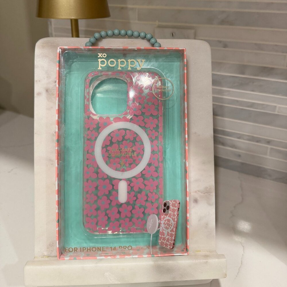 NIB🌸xo Poppy 🌸iPhone iPhone 14 Pro Floral MagSafe Compatible Phone Case